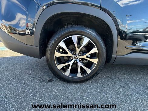 Used 2024 Toyota Grand Highlander AWD Hybrid image 22