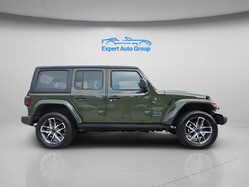 Used 2024 Jeep Wrangler Unlimited w/ Convenience Group AWD/4WD image 39