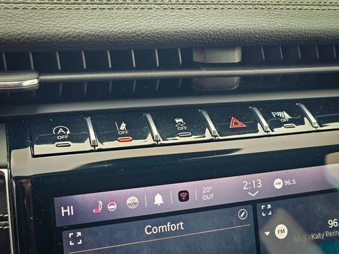 Used 2023 Jeep Grand Cherokee Limited w/ Black Appearance Package image 23