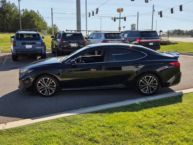 Used 2025 Toyota Camry XLE FWD image 4