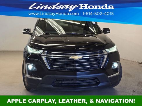 Used 2023 Chevrolet Traverse LT w/ LT Premium Package FWD image 2