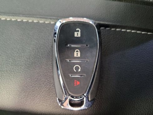Used 2025 Chevrolet Blazer LT FWD image 32