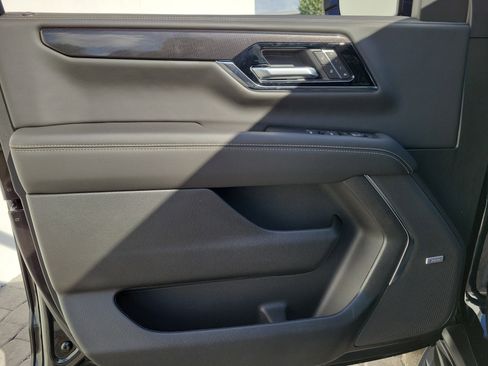 New 2026 GMC Yukon XL Elevation w/ Elevation Premium Package image 19