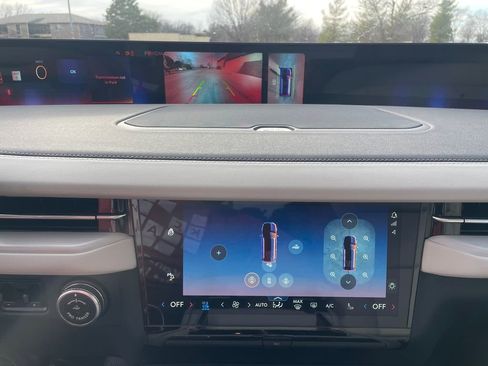 New 2026 Lincoln Navigator Reserve w/ Jet Appearance Package AWD/4WD image 13