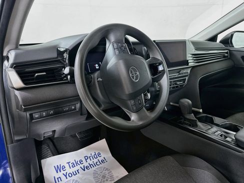 Used 2025 Toyota Camry LE FWD image 9