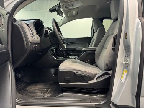 Used 2020 Chevrolet Colorado W/T image 13