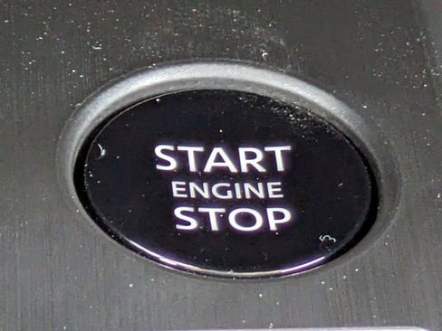 New 2026 Nissan Kicks SR image 29