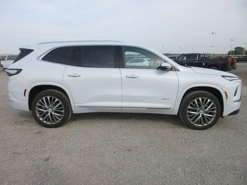 New 2026 Buick Enclave Avenir w/ Super Cruise Package image 3