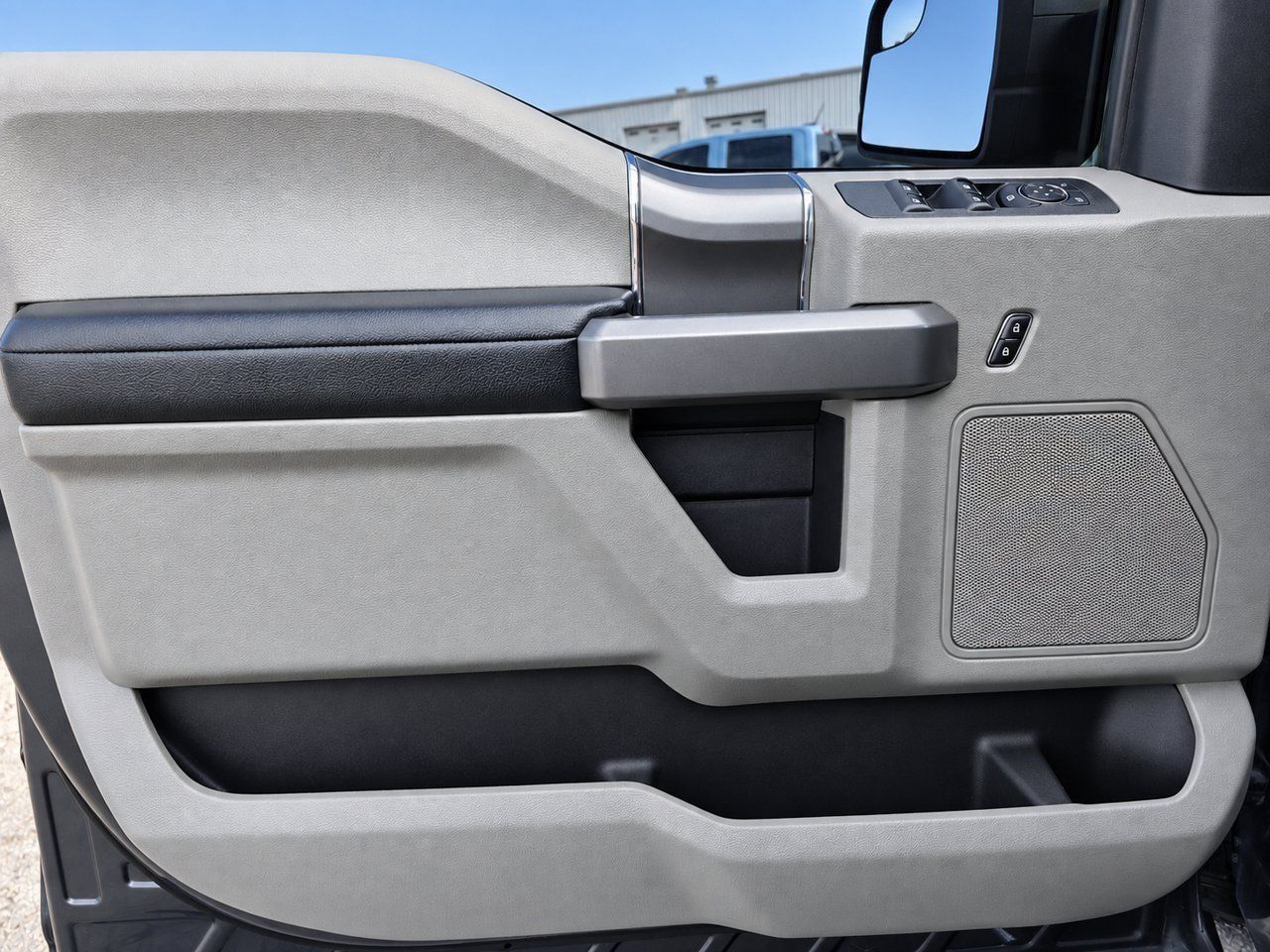 Used 2019 Ford F150 XLT w/ Equipment Group 302A Luxury RWD image 14