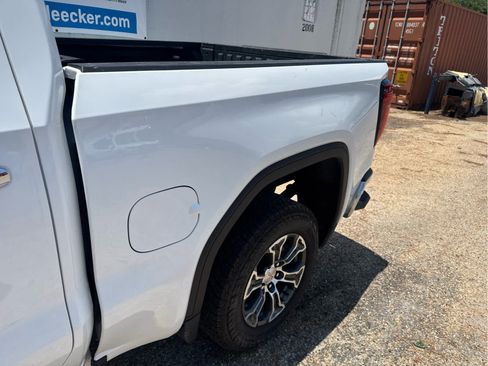 Used 2025 GMC Sierra 1500 SLT RWD image 18
