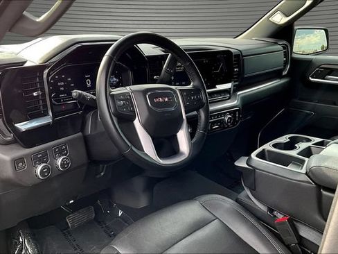 Used 2023 GMC Sierra 1500 SLT AWD/4WD image 17