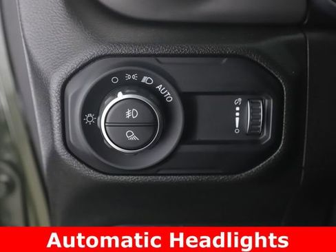 Used 2023 Jeep Gladiator Sport AWD/4WD image 18