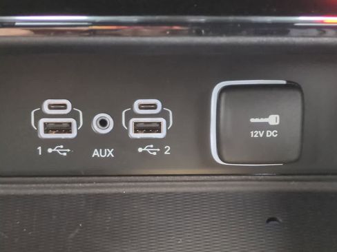 New 2025 Jeep Grand Cherokee Laredo w/ Luxury Tech Group I RWD image 31