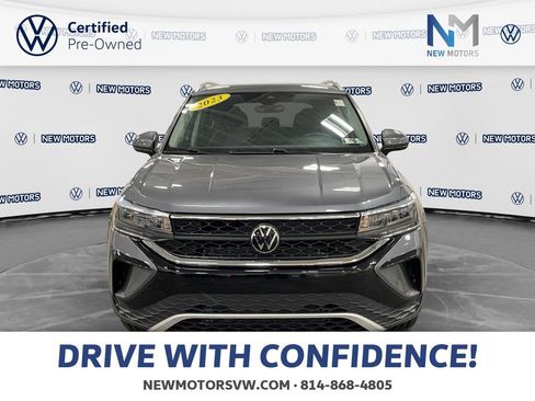 Used 2023 Volkswagen Taos SE w/ Panoramic Sunroof Package AWD/4WD image 8