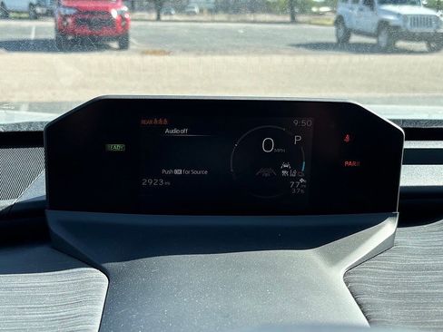 Used 2026 Toyota C-HR AWD/4WD image 12