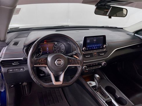 Used 2022 Nissan Altima 2.5 SR FWD image 13