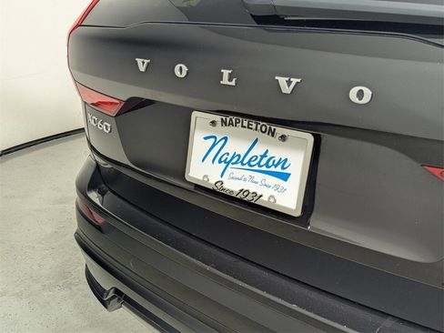 Used 2024 Volvo XC60 B5 Plus image 8