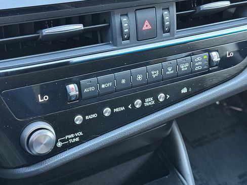 Used 2024 Lexus ES 350 FWD image 19