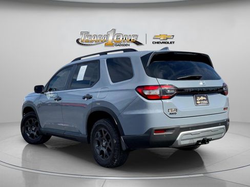 Used 2024 Honda Pilot TrailSport image 5