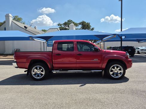 Used 2011 Toyota Tacoma PreRunner w/ SR5 Pkg #2 RWD image 2