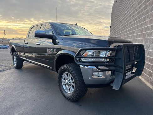 Used 2018 RAM 2500 Laramie w/ Cold Weather Group image 3