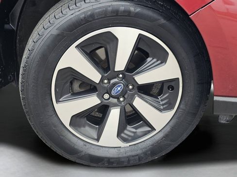 Used 2018 Subaru Forester 2.5i Premium w/ All-Weather Package image 16