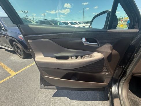Used 2020 Hyundai Santa Fe SE FWD image 11