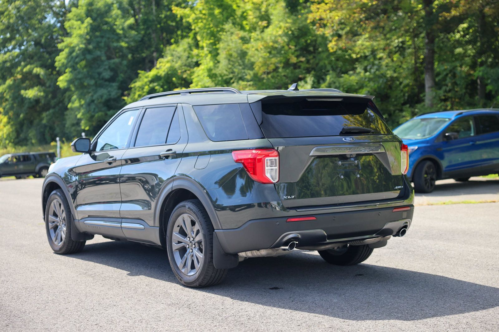 Certified 2023 Ford Explorer XLT w/ Equipment Group 202A AWD/4WD image 4