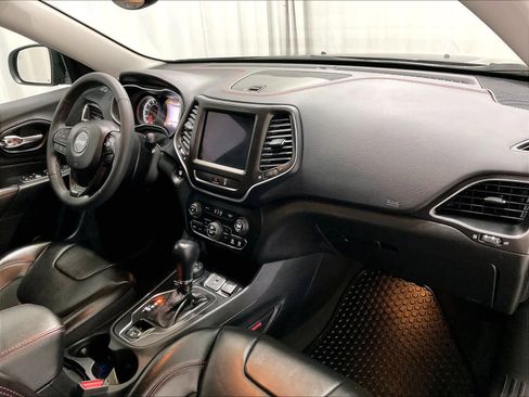 Used 2022 Jeep Cherokee Trailhawk w/ Comfort/Convenience Group image 14