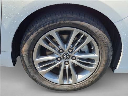 Used 2016 Toyota Camry SE w/ Moonroof Package FWD image 22