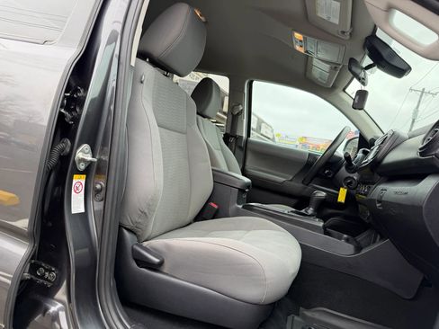 Used 2019 Toyota Tacoma SR w/ SR Convenience Package AWD/4WD image 9