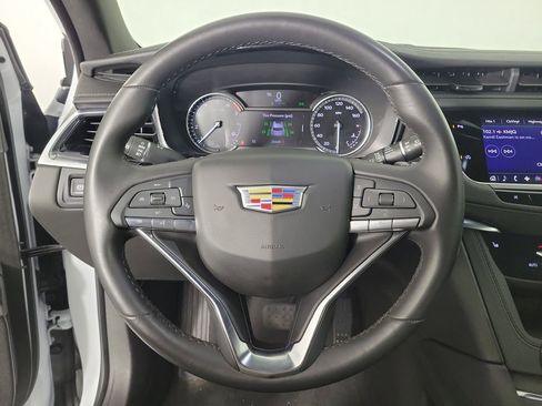 Certified 2024 Cadillac XT6 Luxury w/ LPO, Floor Liner Package image 22