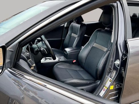 Used 2012 Toyota Camry SE FWD image 7