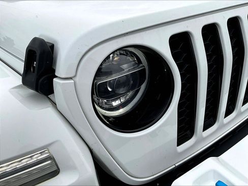 Used 2021 Jeep Wrangler Unlimited Sahara AWD/4WD image 30