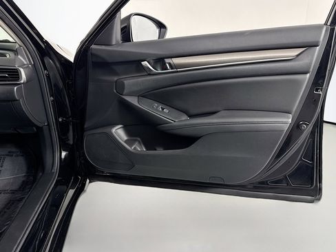 Used 2019 Honda Accord LX image 22