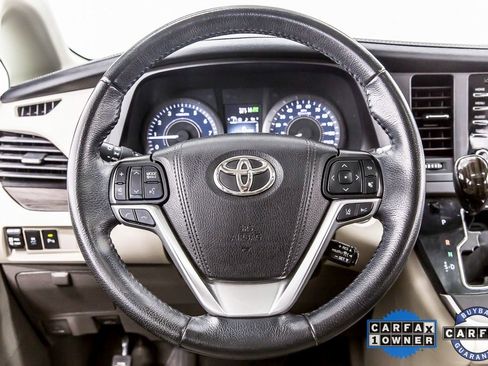 Used 2020 Toyota Sienna XLE Premium image 21