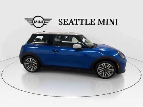 New 2026 MINI Cooper 2-Door Hardtop FWD image 13