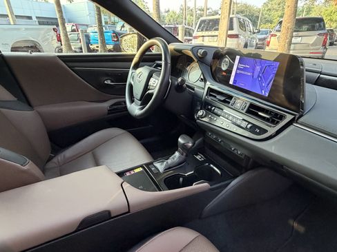 Certified 2023 Lexus ES 250 w/ Premium Package AWD/4WD image 42