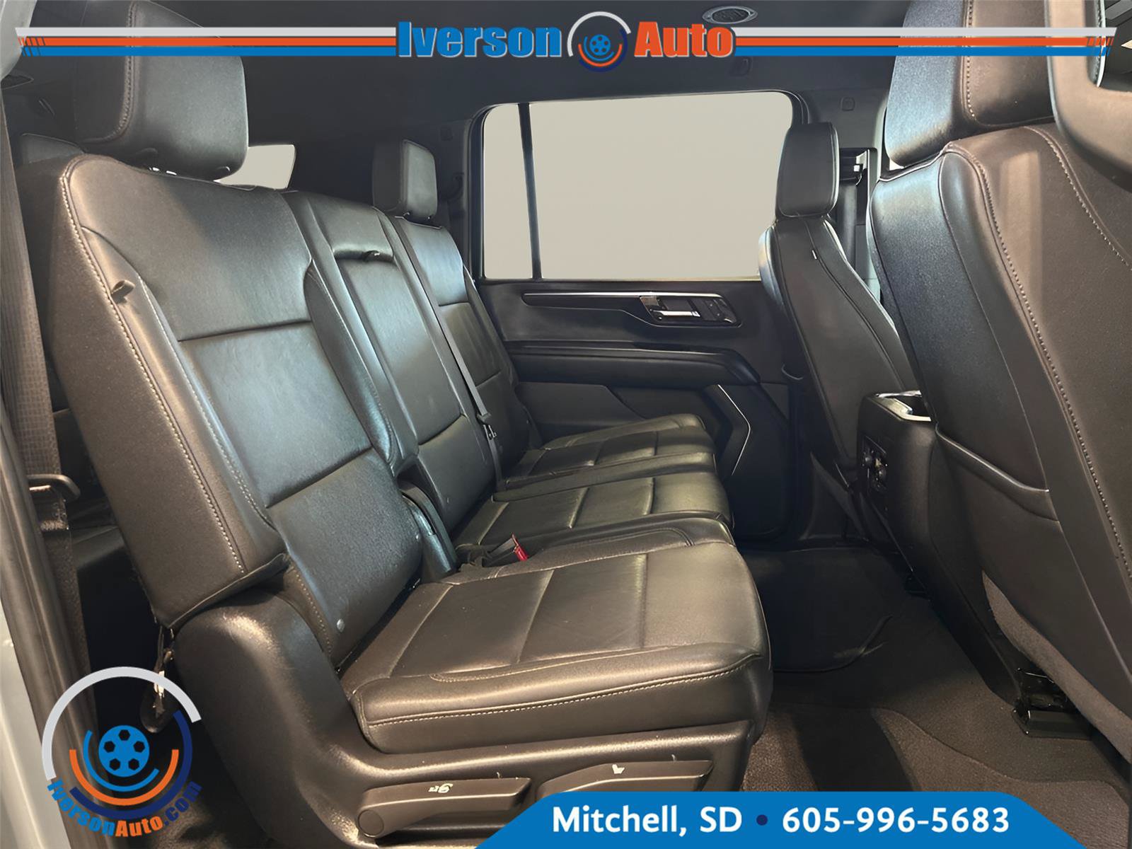 Used 2025 Chevrolet Suburban Z71 AWD/4WD image 33