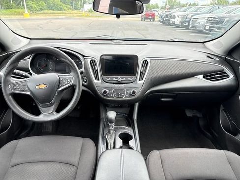 Used 2023 Chevrolet Malibu LT FWD image 15