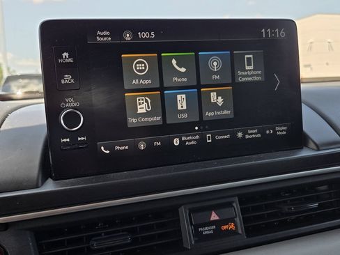 Used 2025 Honda Pilot EX-L image 9