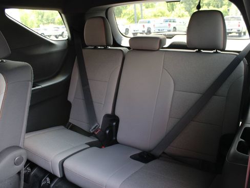 Used 2026 Chevrolet Traverse LT w/ Driver Confidence Package FWD image 21