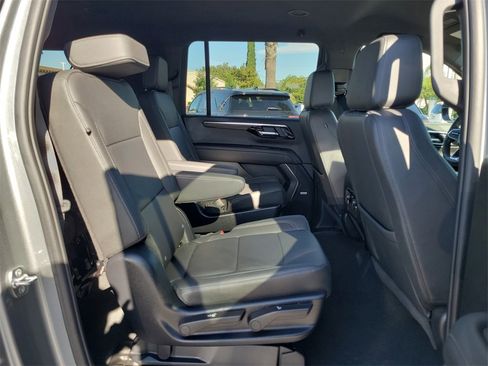 Used 2025 Chevrolet Suburban LT w/ Comfort Package image 20