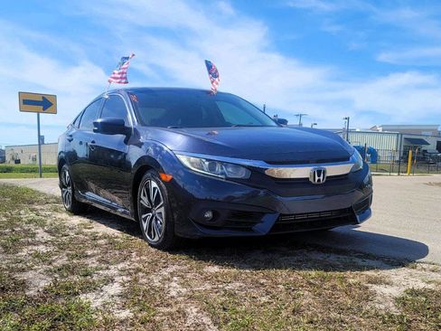 Used 2017 Honda Civic EX image 3