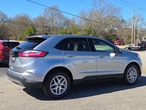 Used 2024 Ford Edge SEL image 6