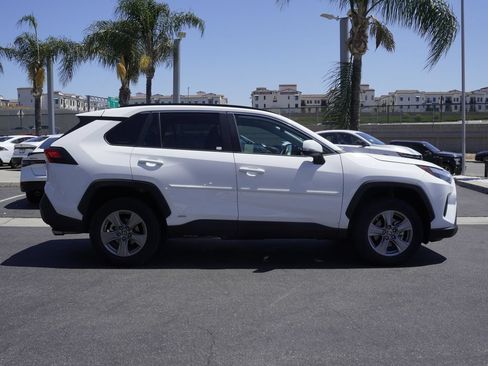 Used 2024 Toyota RAV4 LE AWD/4WD image 3