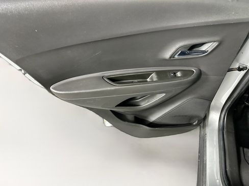 Used 2019 Chevrolet Trax LT w/ LT Convenience Package image 23