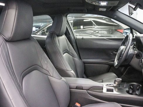 Certified 2025 Lexus UX 300h FWD w/ Accessory Package (Z2) image 17