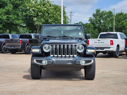 Used 2023 Jeep Wrangler Unlimited Sahara AWD/4WD image 2