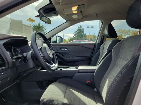 Used 2023 Nissan Rogue SV image 15